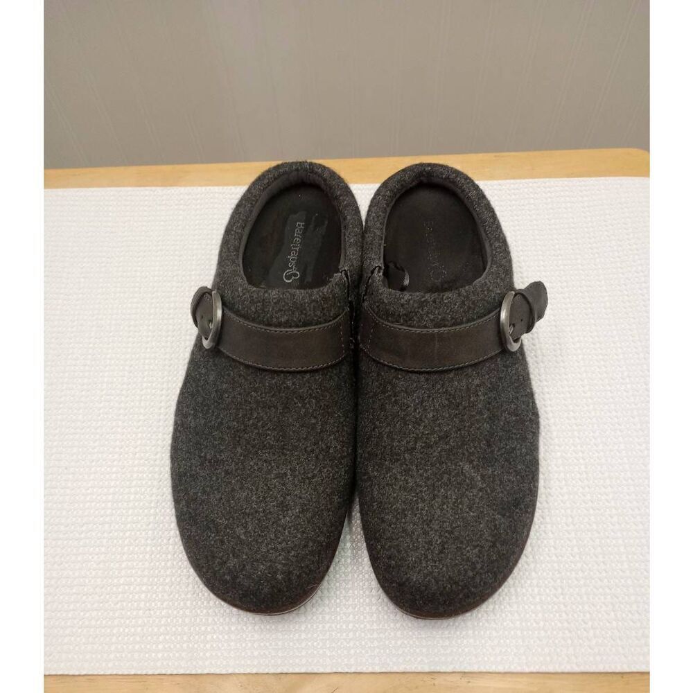 Bare Traps grey wool mules, slides. Slip ins size 7 ( narrow)